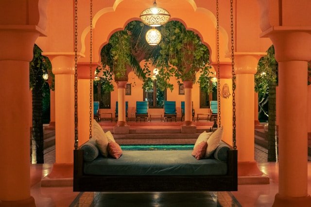 Hall del Rambagh Palace a Jaipur — ospitalità di lusso nel Rajasthan